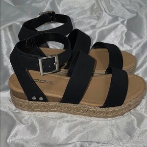 Soda Bryce Platform Sandals